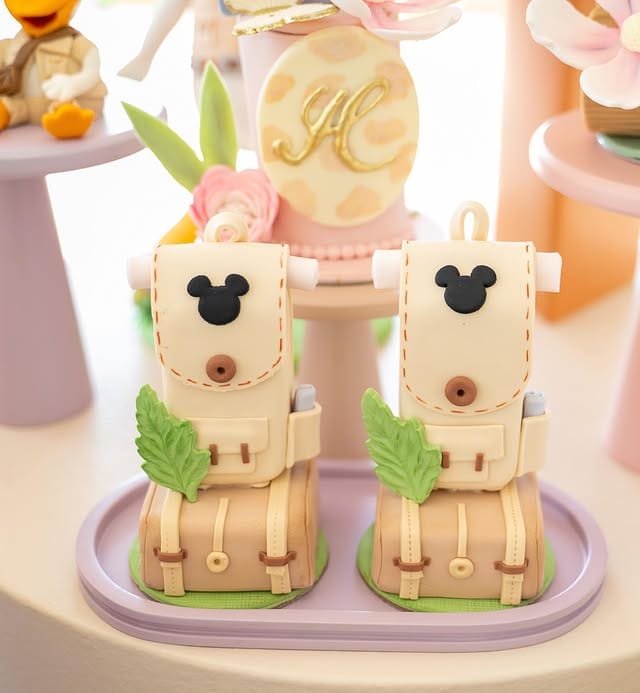 Bolinho de chocolate personalizado Mickey no Safari