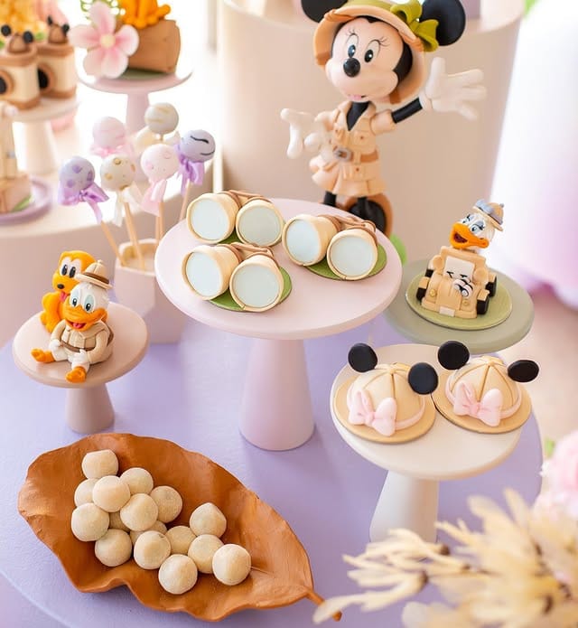 Doces personalizados Mickey no Safari