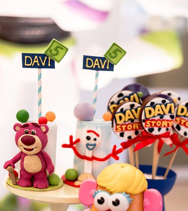 Cilindro de Chocolate Tema Toy Story
