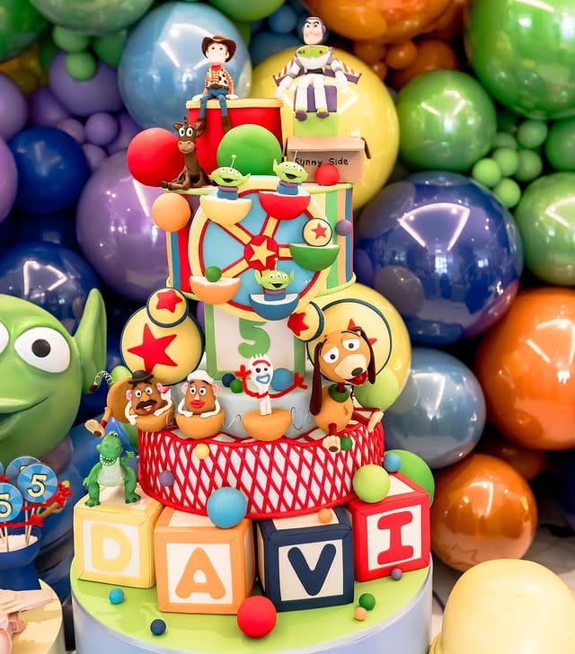 bolo personalizado toy story